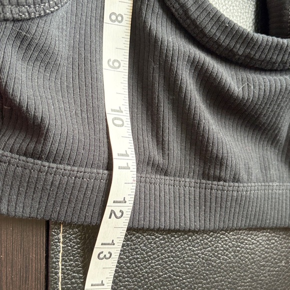 Alo Yoga Seamless Sports Bra Black Ribbed Scoop Neck Athletic Yoga Sz XS - Picture 10 of 10